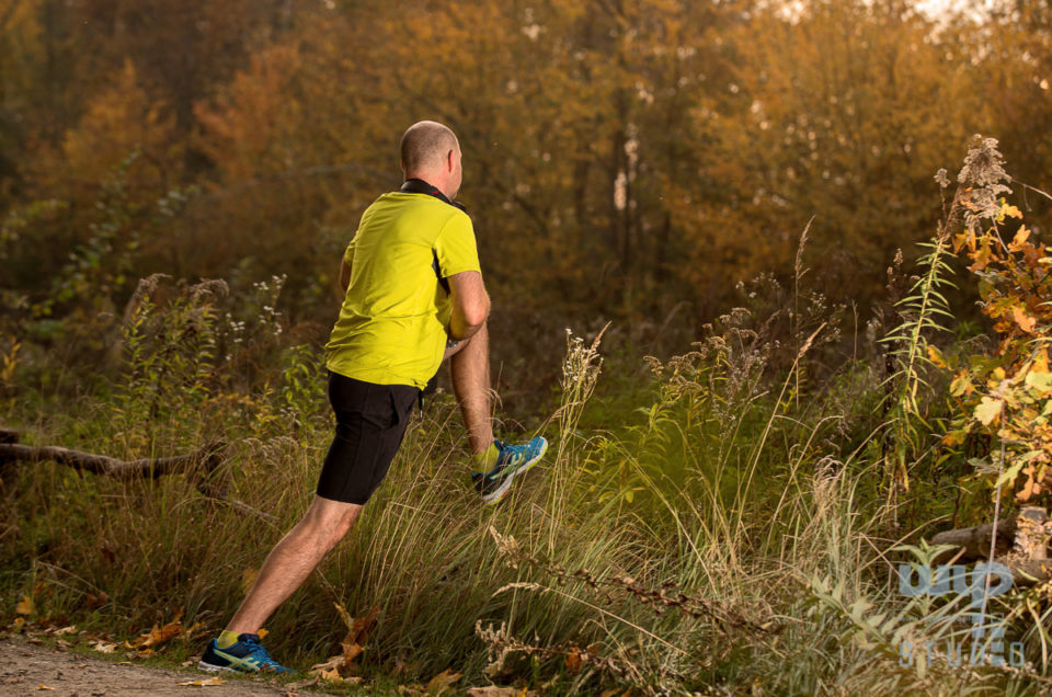 Bieganie jesienią – zdjęcia ilustracyjne